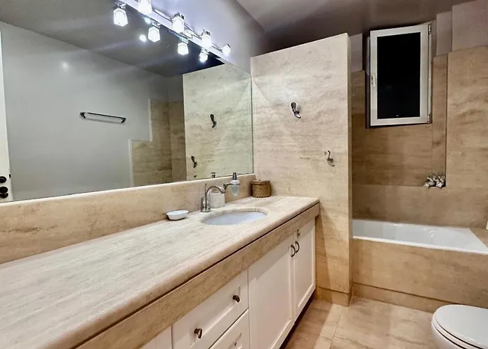 By Goutos Luxury Living Apartament *